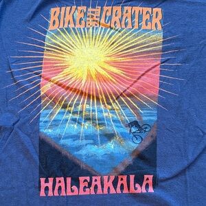 BUNDLE SALE 💚 HALEAKALA MAUI T-shirt